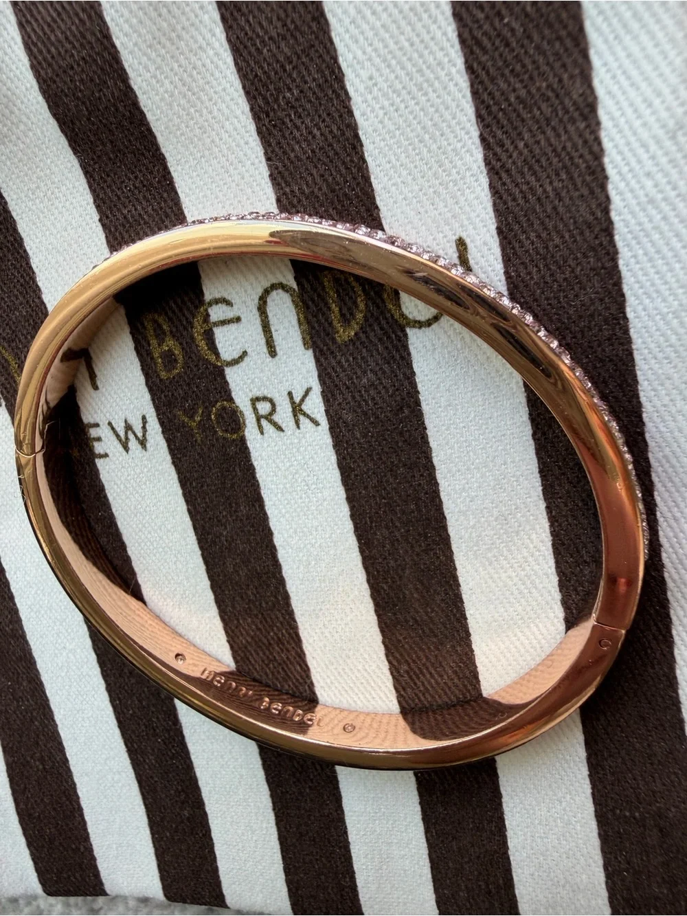 Henri Bendel New York Pink Crystal Pavé Rose Gold Tone Hinged Bangle Bracelet